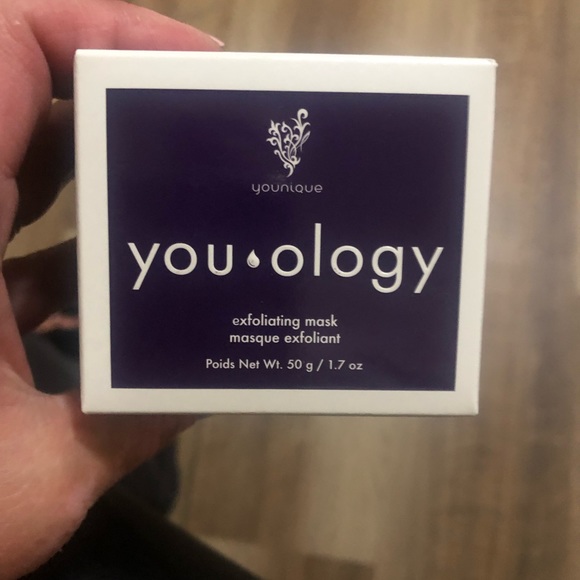 Younique exfoliating mask